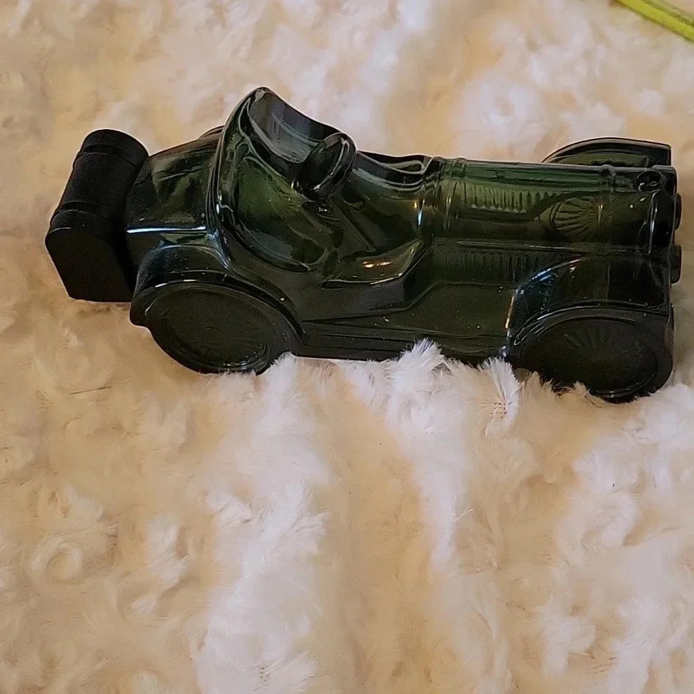 Vintage Avon Straight Eight bottle Car - Picture 3 of 10